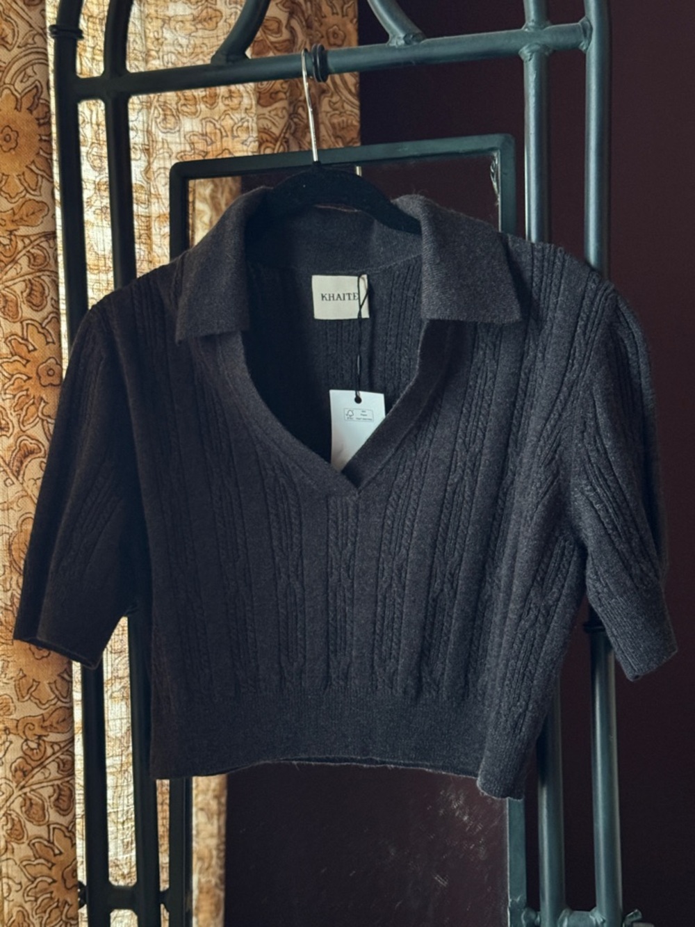 KHAITE Gray Cashmere V-Neck Cropped Collared Knit Top